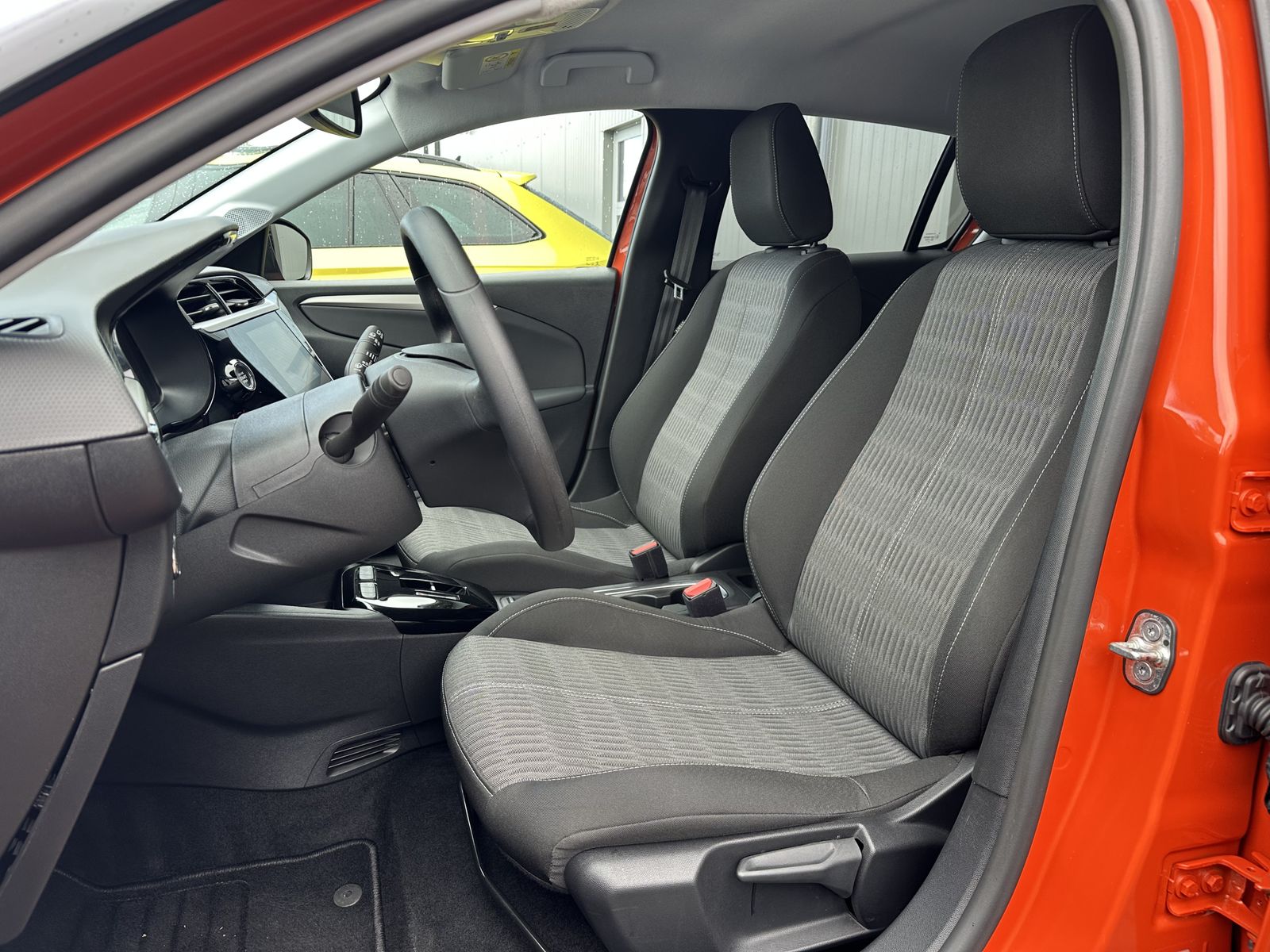 Fahrzeugabbildung Opel Corsa e Edition SHZ+180°-KAMERA+SHZ+STYLE-PAKET