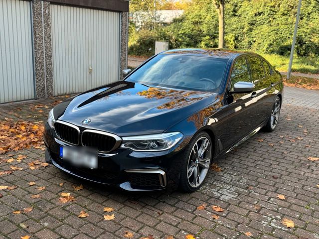 BMW M550i X-Drive Softclose-AHK-DVD-CarPlay