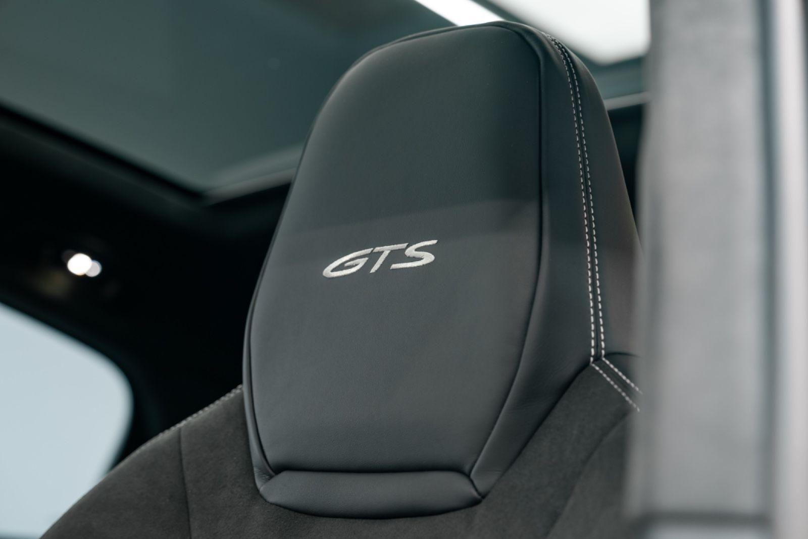 Fahrzeugabbildung Porsche Cayenne Coupé GTS REAR AXLE/HUD/360/PASS DISPL