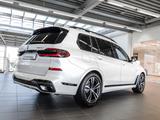 BMW X7 xDrive40d M Sport HUD PANO ACC RFK NAVI LED - BMW Gebrauchtwagen in Solingen