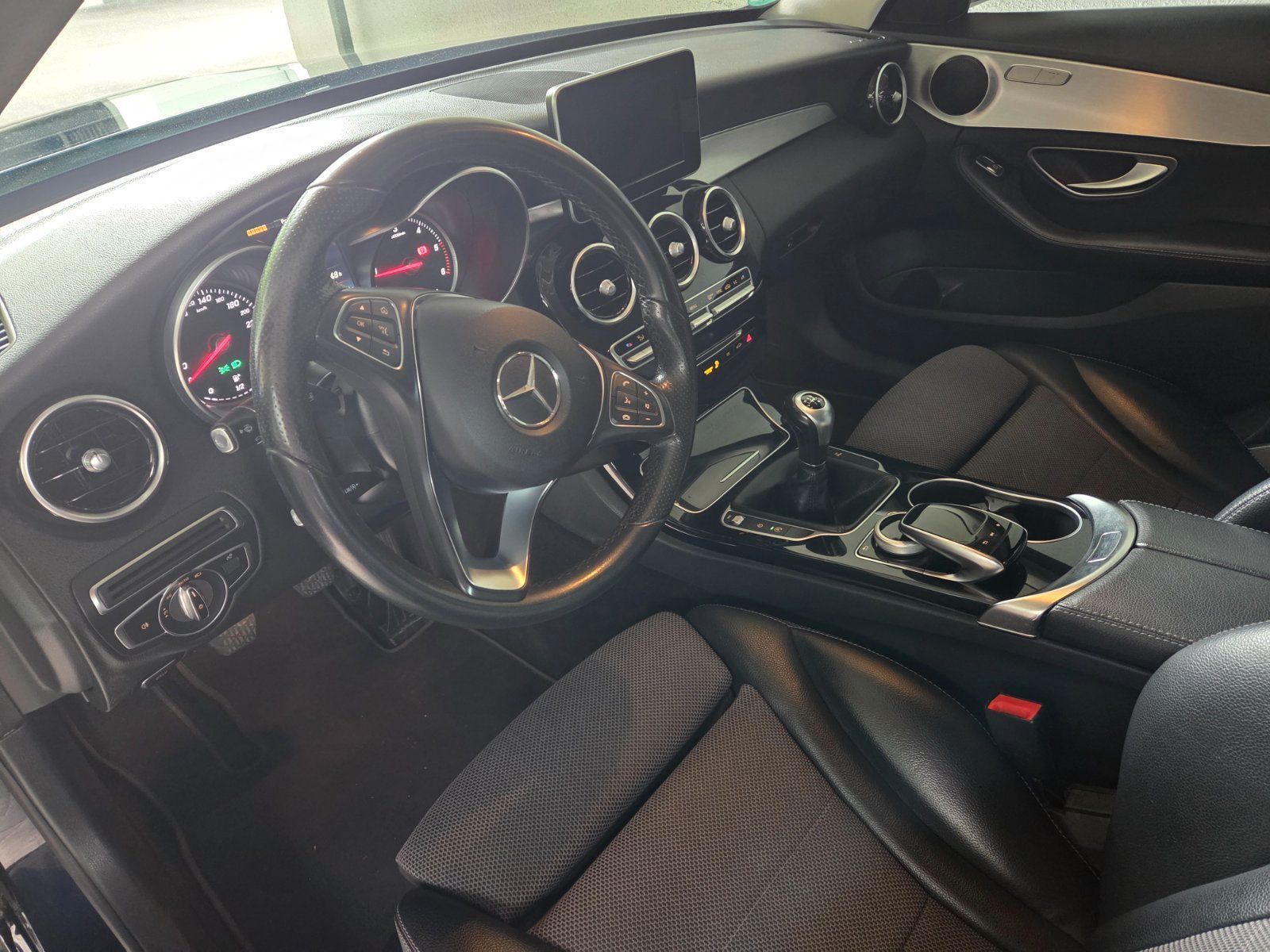MERCEDES-BENZ C 200