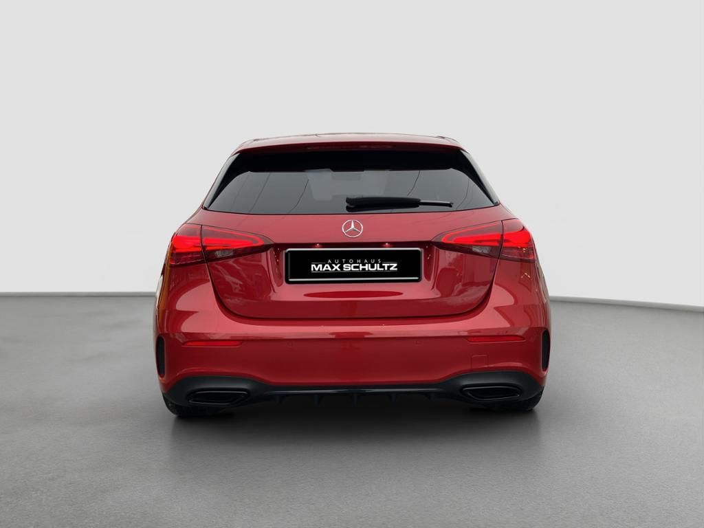 Fahrzeugabbildung Mercedes-Benz A 180 AMG*NIGHT*DISTR*KAM*NAVI*MULTIB*19Zoll