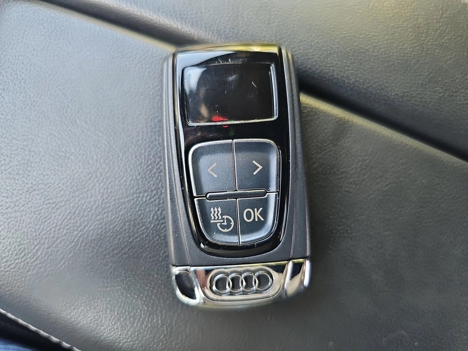 Fahrzeugabbildung Audi Q7 50  S-Line TDI quattro LED LUFT STHG VC HUD A