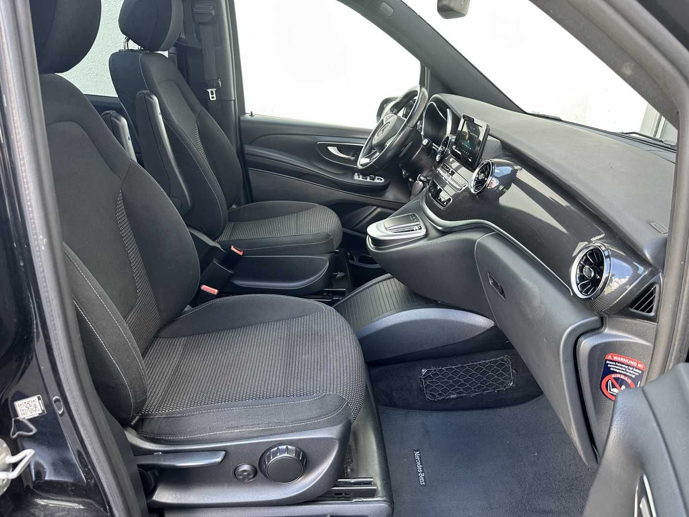 Fahrzeugabbildung Mercedes-Benz V 250 d EDITION ILS Panorama Kamera 8Sitze
