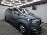 Hyundai H-1 2.5 CRDI Travel Premium|AUTOM|8SITZER|LEDER| - Hyundai H-1: Premium