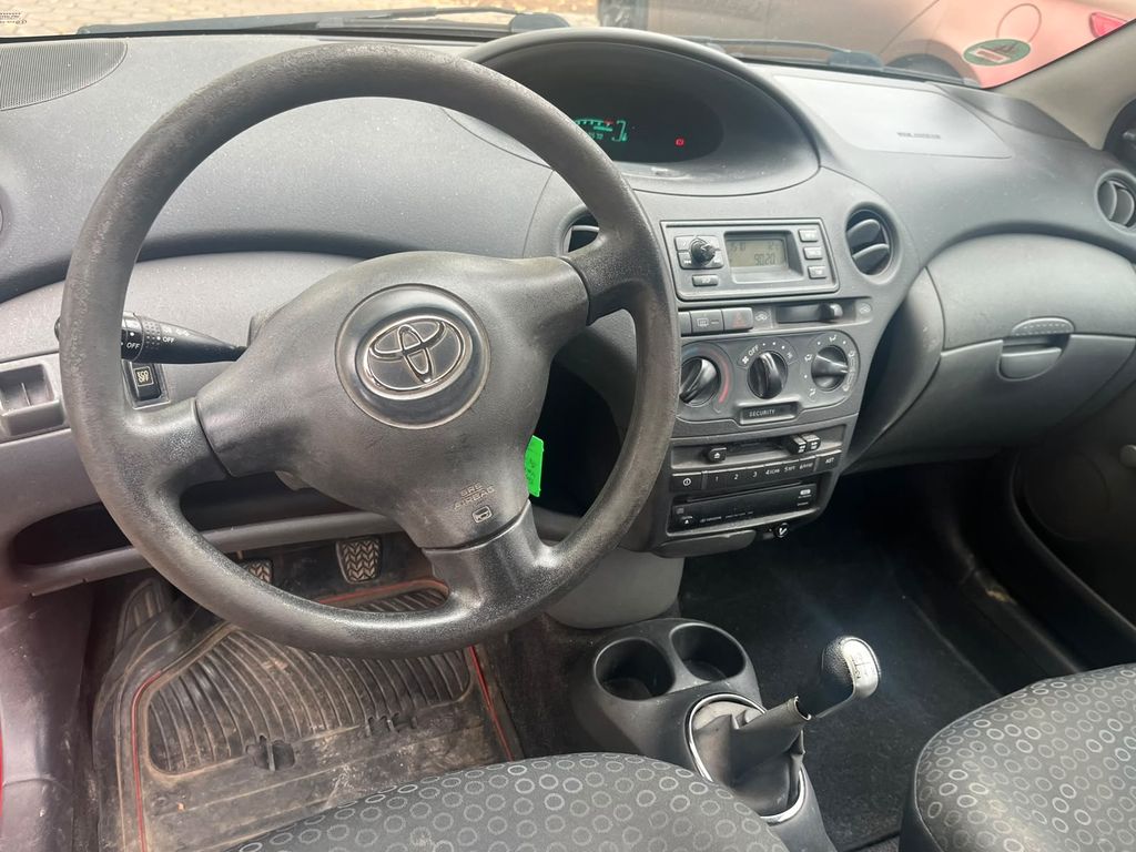 Toyota Yaris 1.0 - Bild 7
