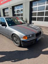 BMW 320i e36 Limousine - BMW 320 aus 1991: 320i