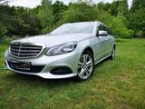 Mercedes-Benz E 300 BlueTEC T - - Mercedes-Benz E 300 mit Diesel-Antrieb: Stoff, Kombi