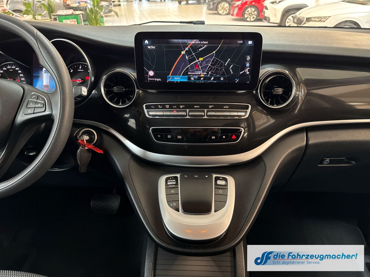 Fahrzeugabbildung Mercedes-Benz V 220 d RISE kompakt Navi Apple CarPlay Android