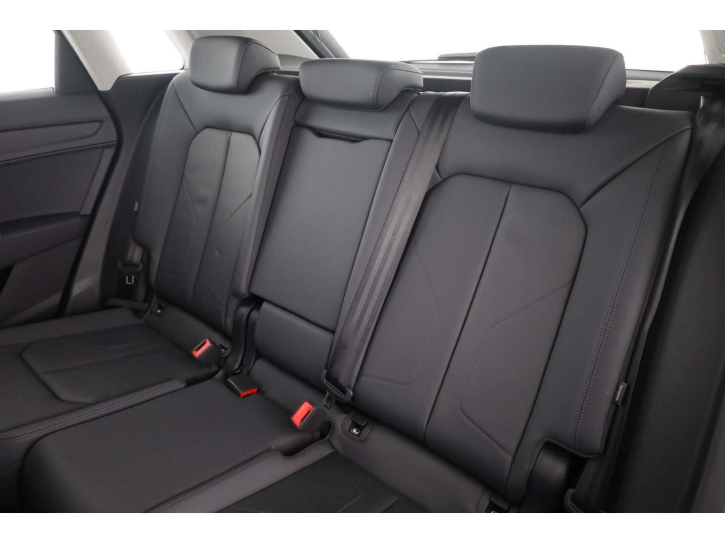 Audi Q3 35 TFSI Advanced S-Tronic AHK/Leder/NAV/RFK, миниатюра 11
