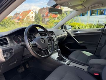 Volkswagen Golf - 10