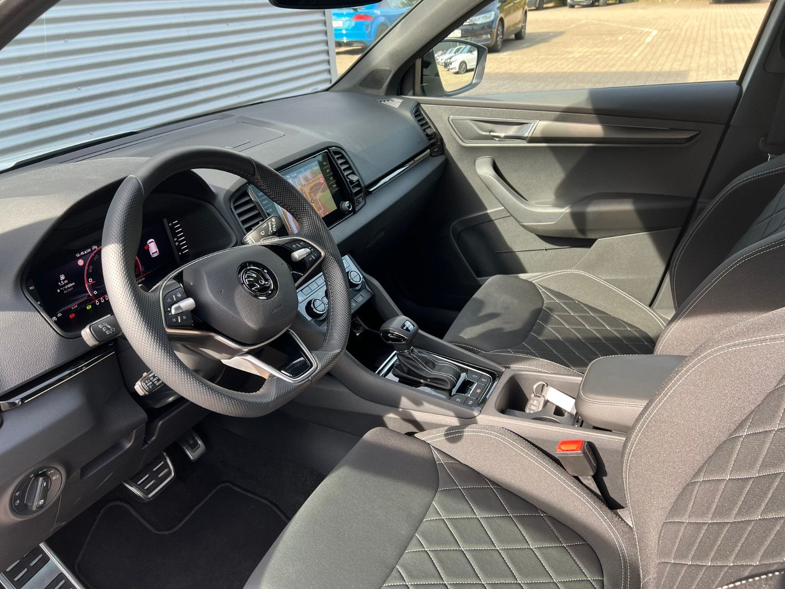 Fahrzeugabbildung SKODA Karoq Sportline 2.0 TSI DSG 4x4 Navi ACC AHK