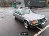 Mercedes-Benz W124 300E Mercedes - Mercedes-Benz 300: W124