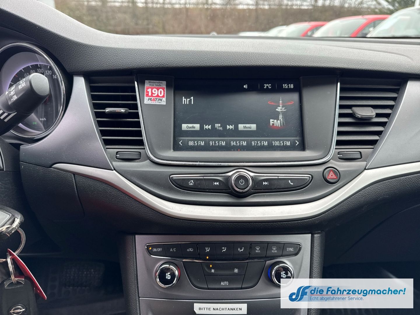 Fahrzeugabbildung Opel Astra K Sports Tourer LED Apple CarPlay Android