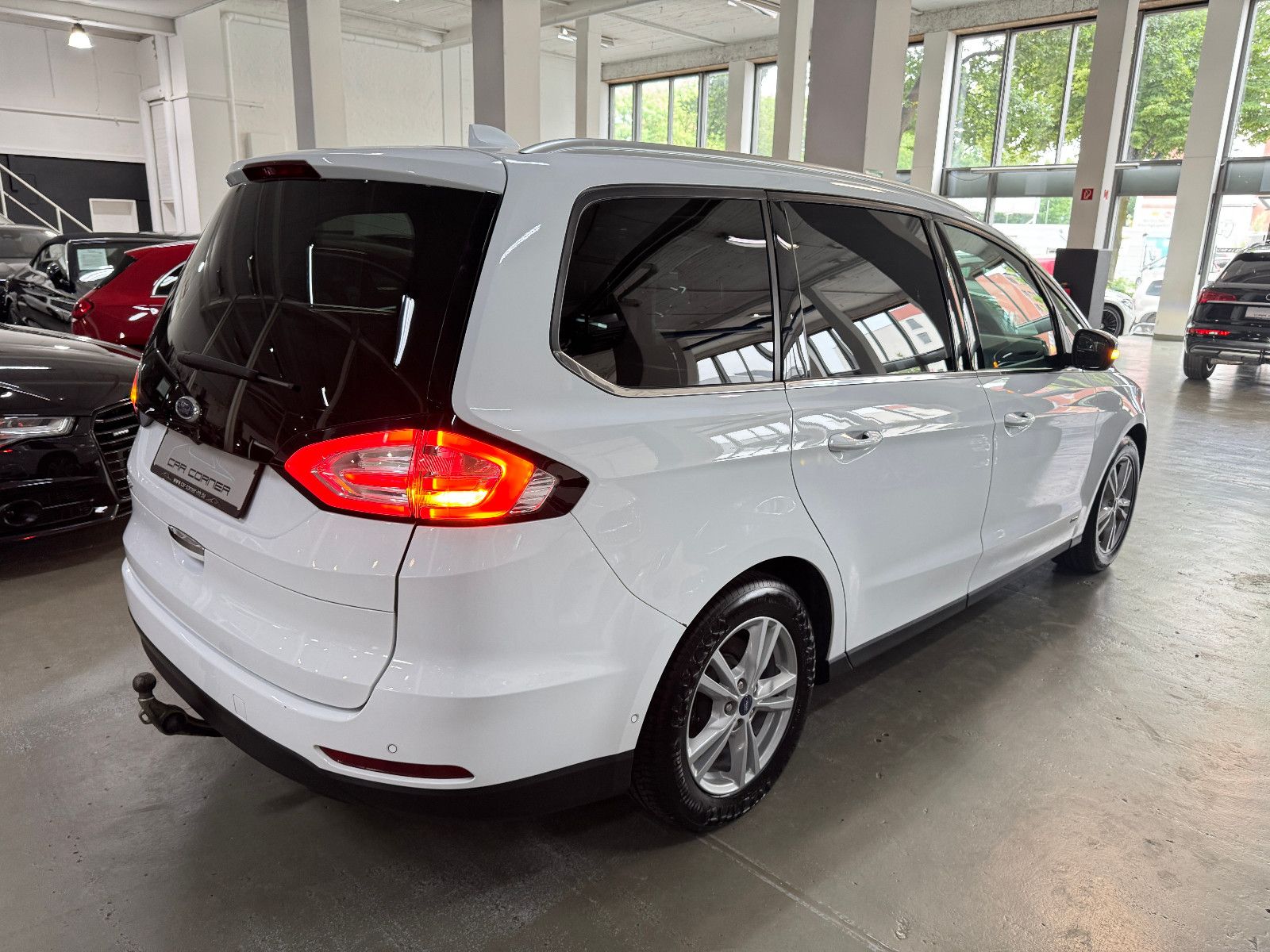 Fahrzeugabbildung Ford Galaxy TITANIUM SPORT AWD AUT 7-SITZER PANO VOLL