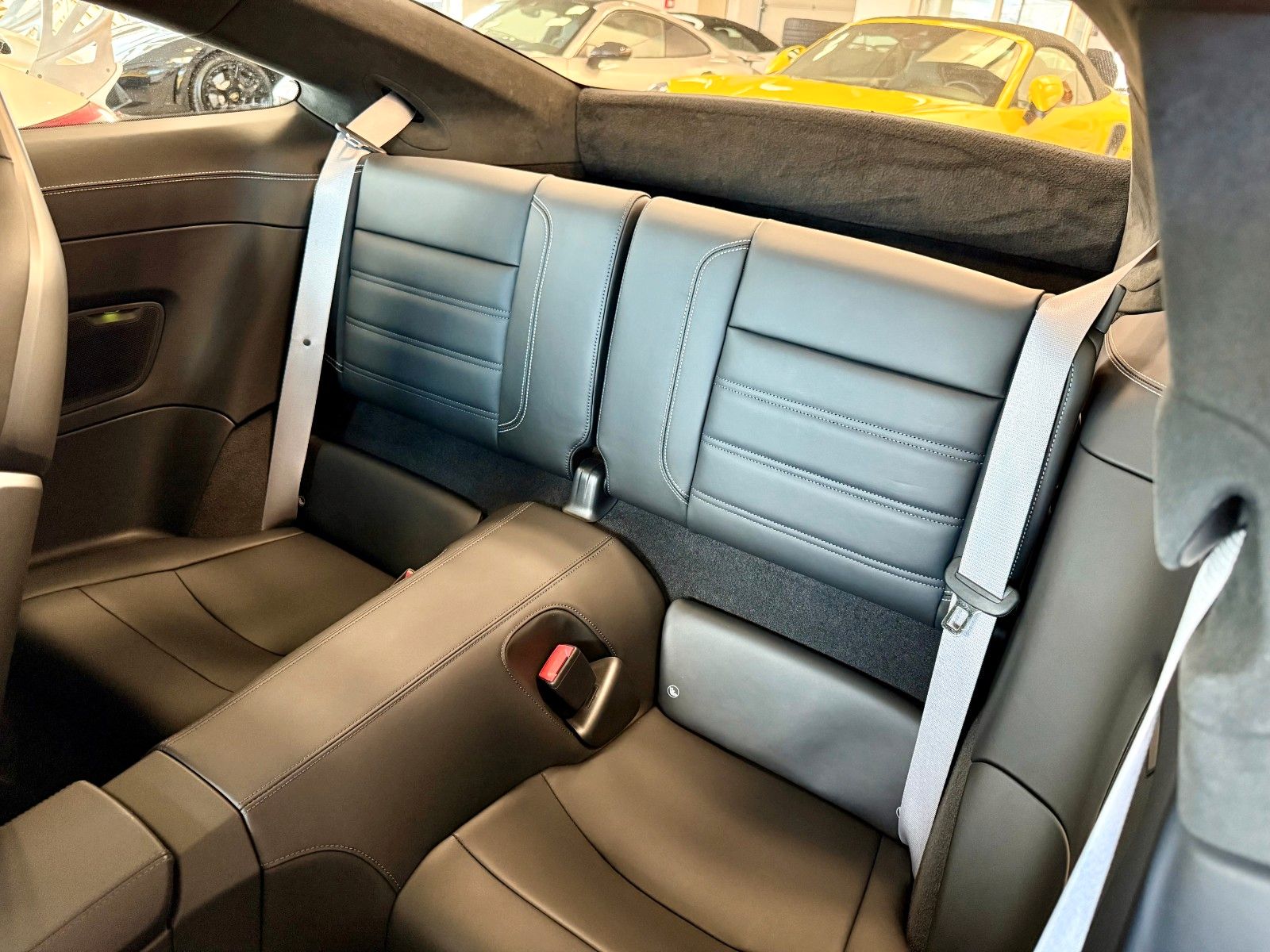 Fahrzeugabbildung Porsche 911 992 Turbo S LIFT/SportDesign/Glasdach/ACC