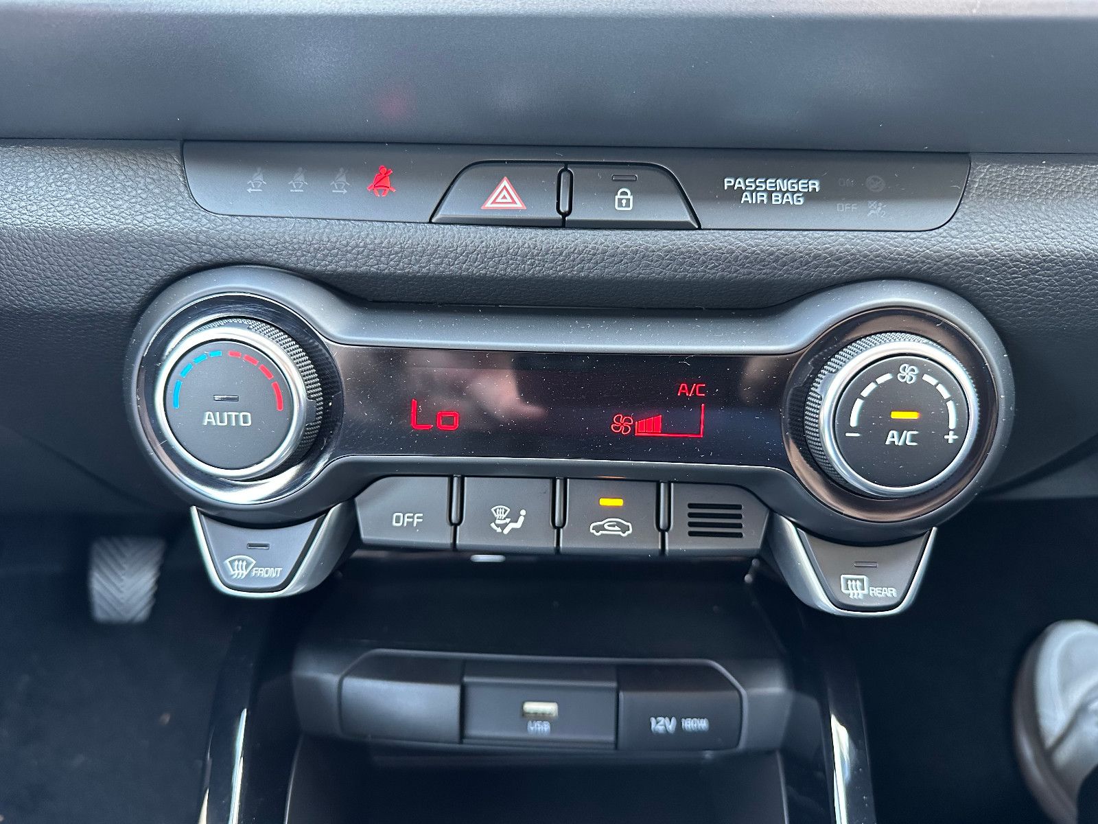 Fahrzeugabbildung Kia Stonic 1.0T MT 100 VISION  NAVI SITZHZG.