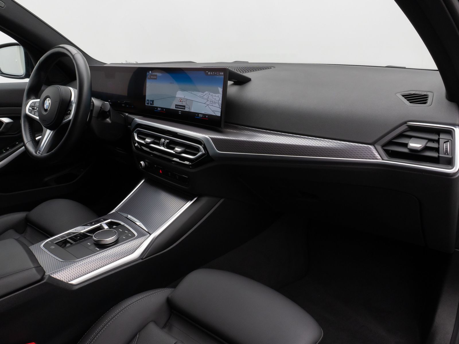 Fahrzeugabbildung BMW 318i M Sport Kamera HUD DAB HiFi Fernlichtassist