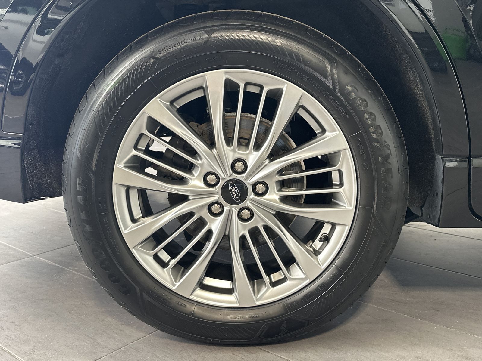 Fahrzeugabbildung Ford Kuga 2.5 Duratec PHEV Vignale NAV+LED+AHK+B&O+VC