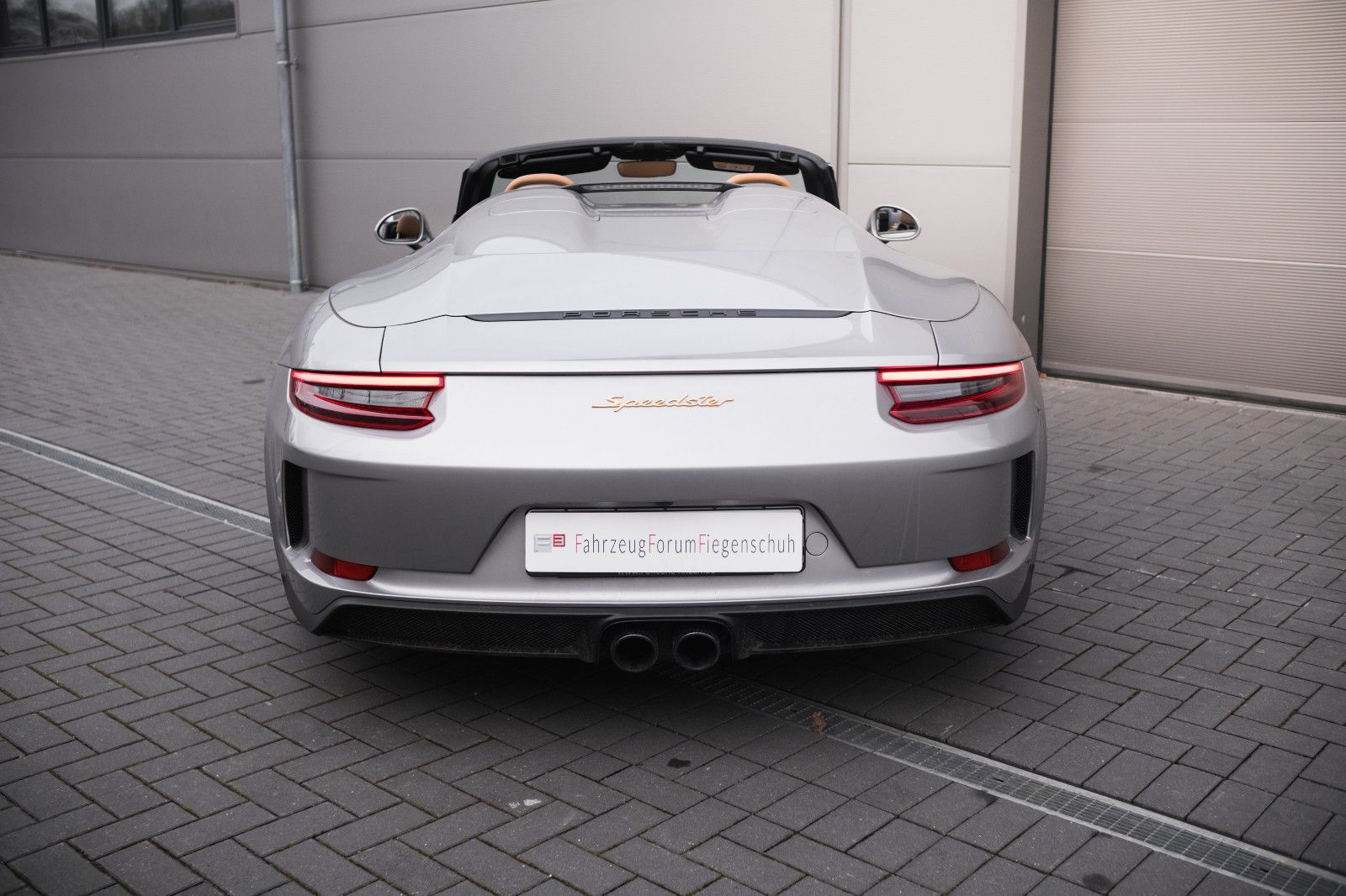 Fahrzeugabbildung Porsche 991/911 Speedster-Lift-BOSE-Kam.-90L-DAB-LED