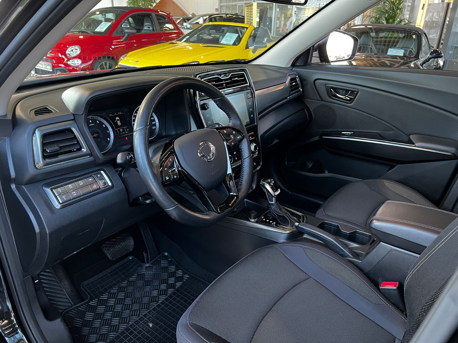 Fahrzeugabbildung Ssangyong Tivoli Grand Fizz 4x2 AHK RFK LED NAV