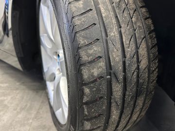 MYAUTOCENTER – Gebraucht- und Jahreswagen mit Werkstattservice in Pfaffenhofen BMW Limousine 520 d *BiXenon*Navi*Schiebedach*