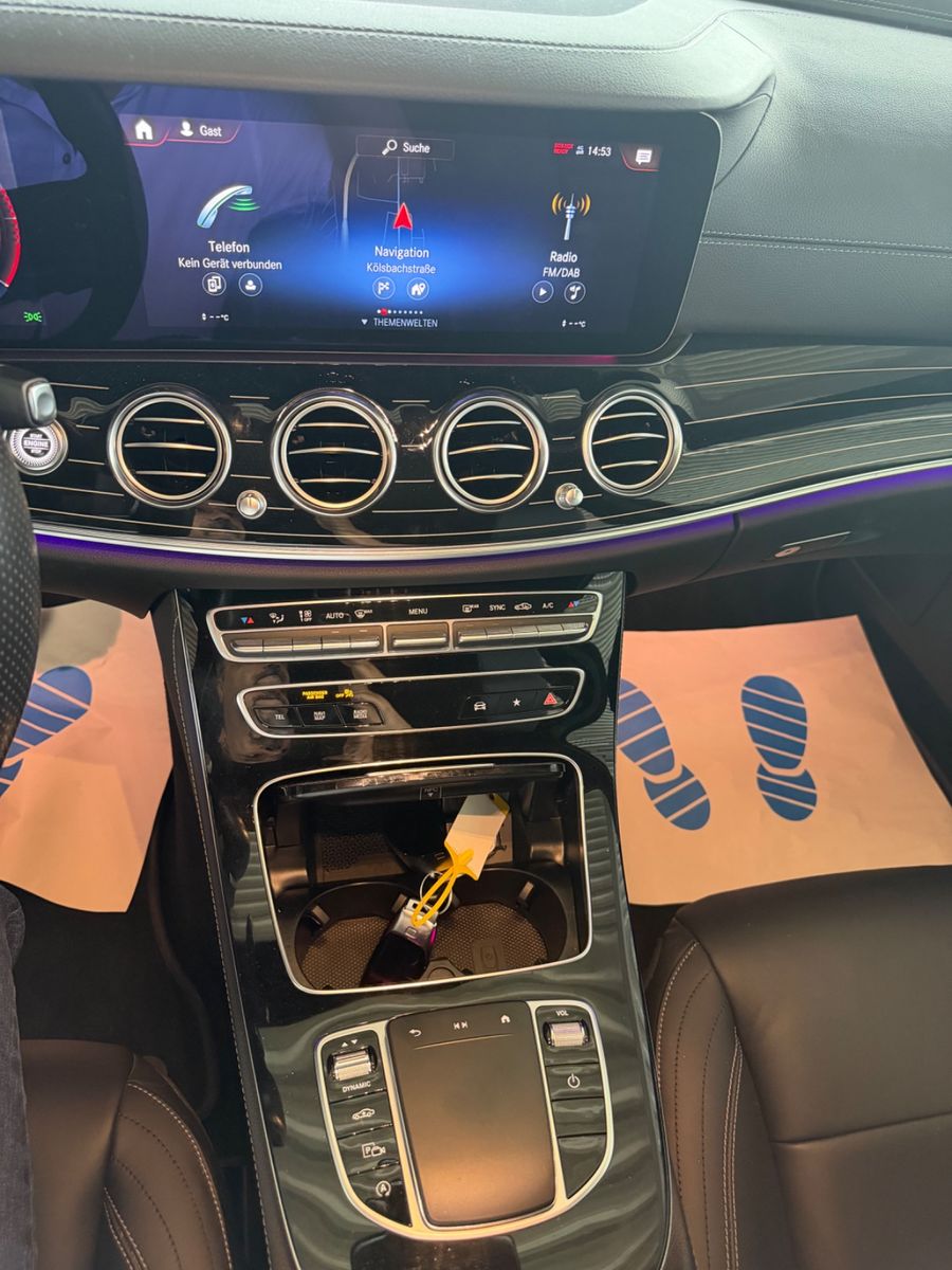 Fahrzeugabbildung Mercedes-Benz E 400 4Matic*AMG-Line*Burmester
