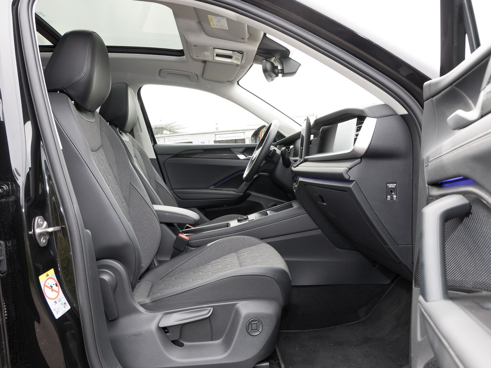 Volkswagen Tayron 1,5 eHybrid DSG Life PANORAMA AHK REARVIE imagem 3
