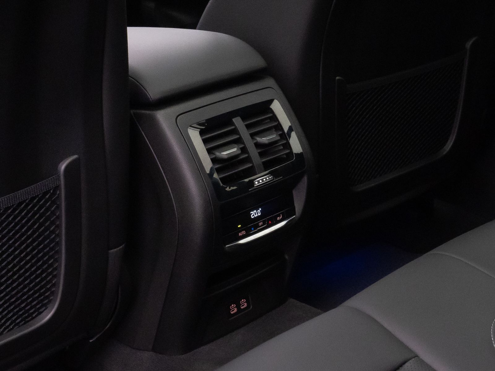 Fahrzeugabbildung BMW X4 xD20i M Sport Panorama Kamera Laser HUD HiFi