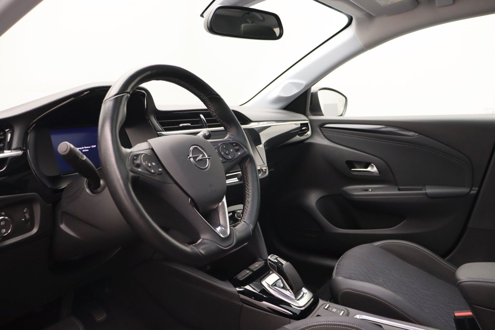 Fahrzeugabbildung Opel Corsa-e F First Edition IntelliLux Panorama PDC