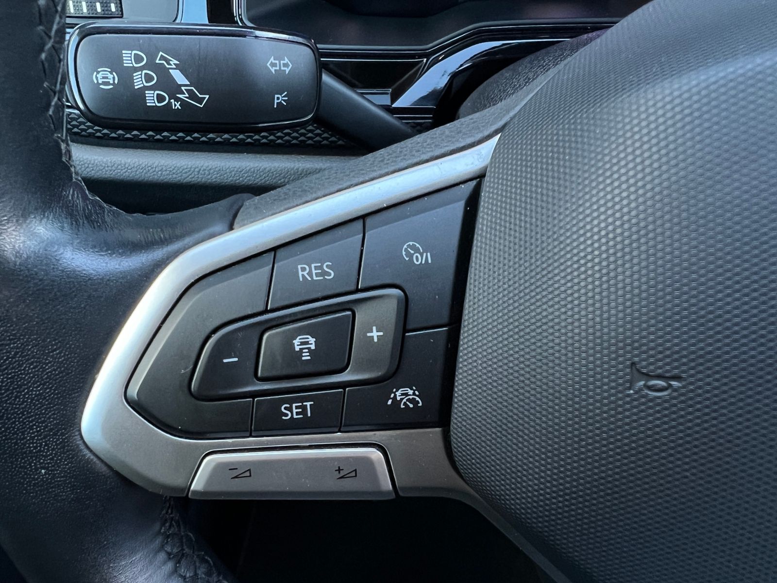 Fahrzeugabbildung Volkswagen Polo 1.0 TSI Life *AppConnect, Sitzheizung, ACC*