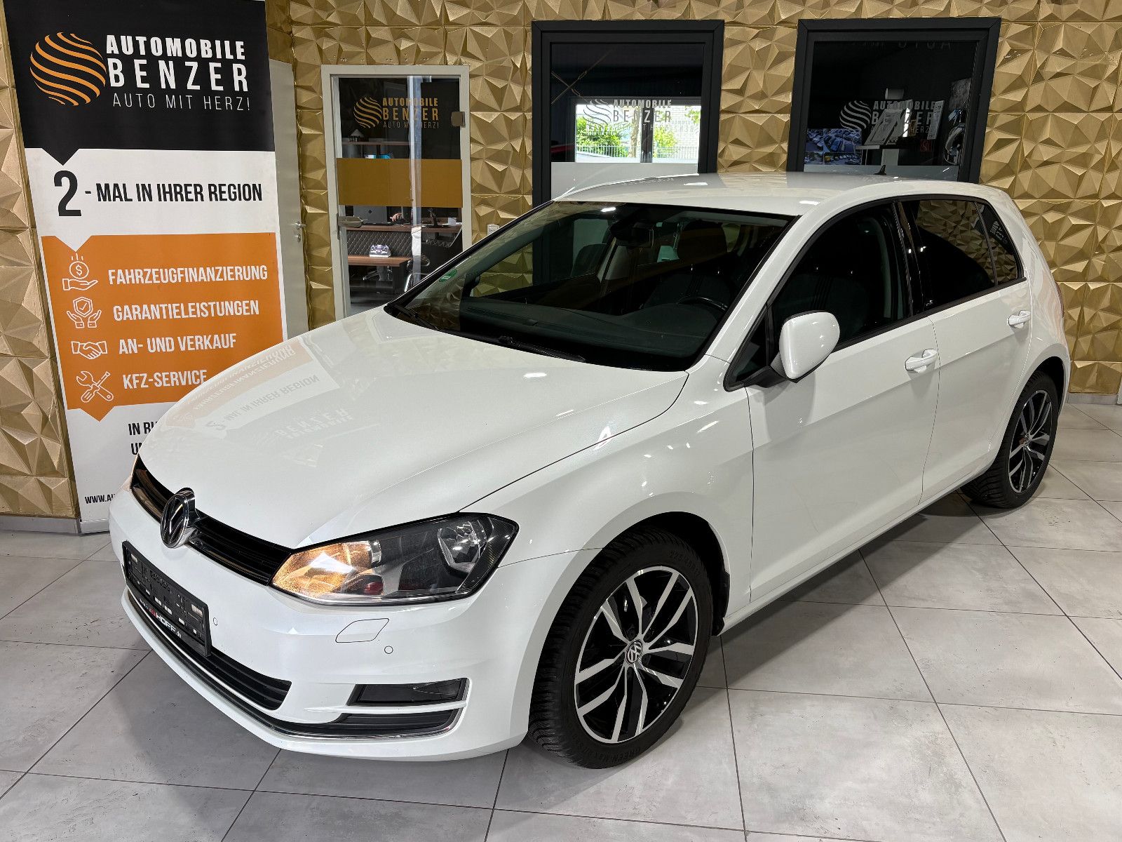 Fahrzeugabbildung Volkswagen Golf VII Lim. Allstar BMT/NAVI/PDC/SHZ/KLIMA/