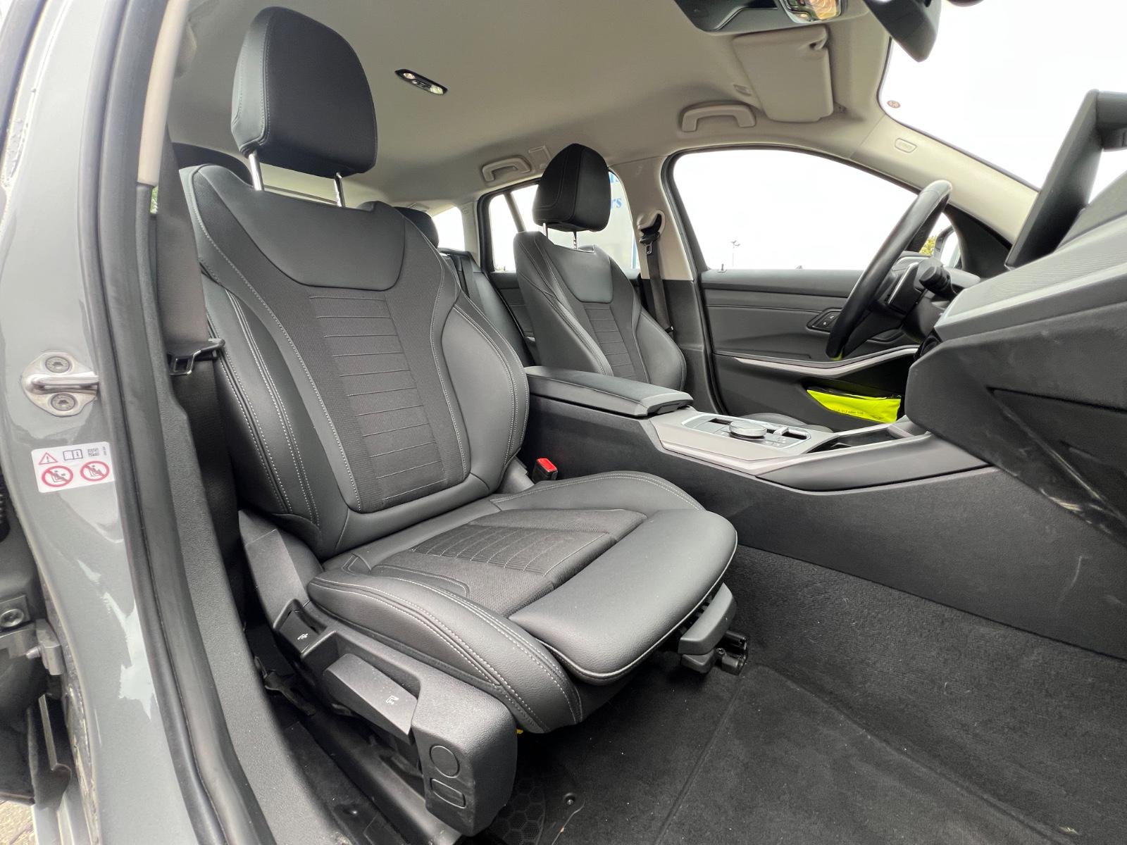 BMW 330e Touring ACC+AHK+Spur+Sportsitze Sensatec