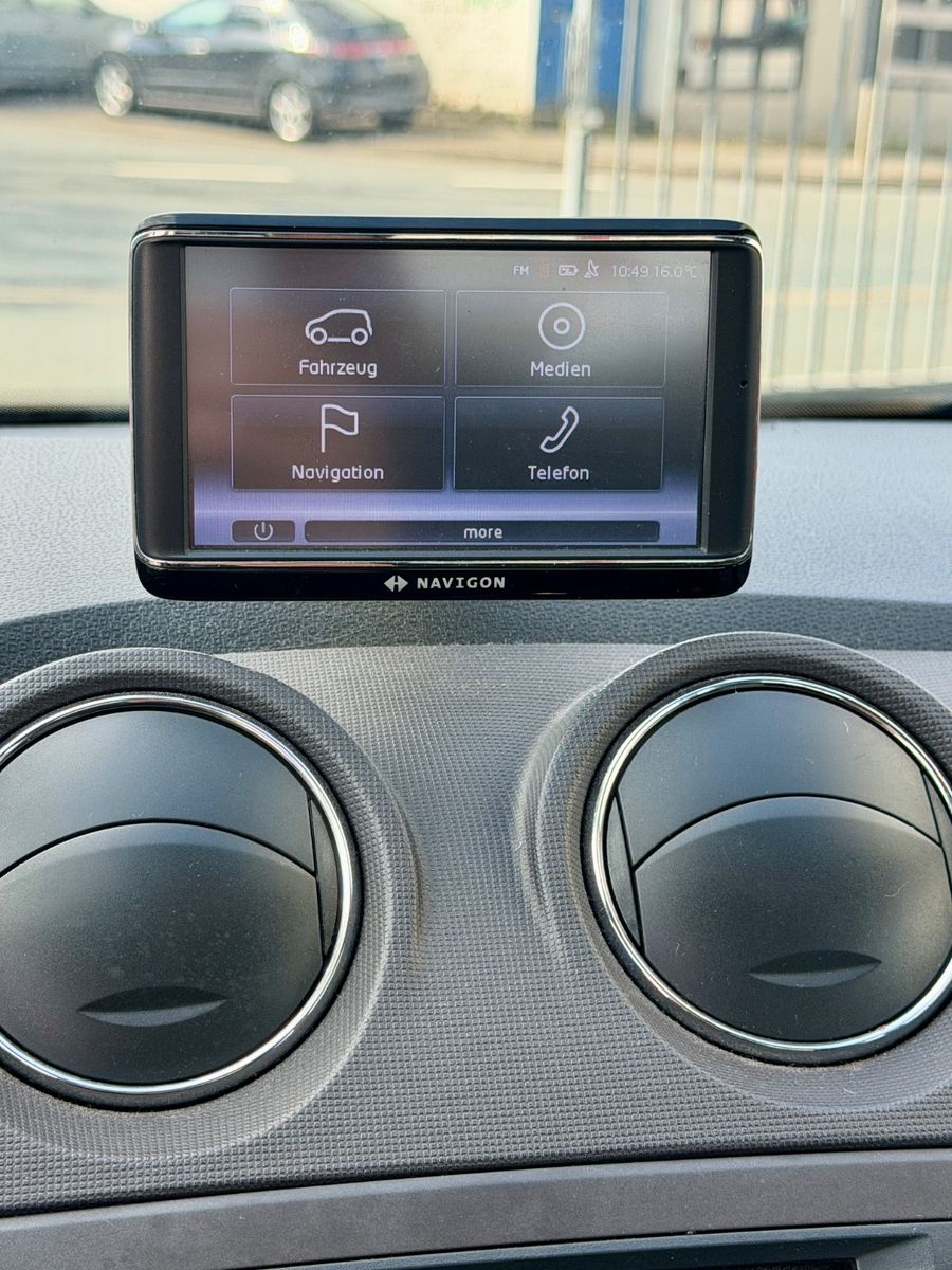 Fahrzeugabbildung SEAT Ibiza SC Style Salsa 1,2 Navigation Sitzheizung
