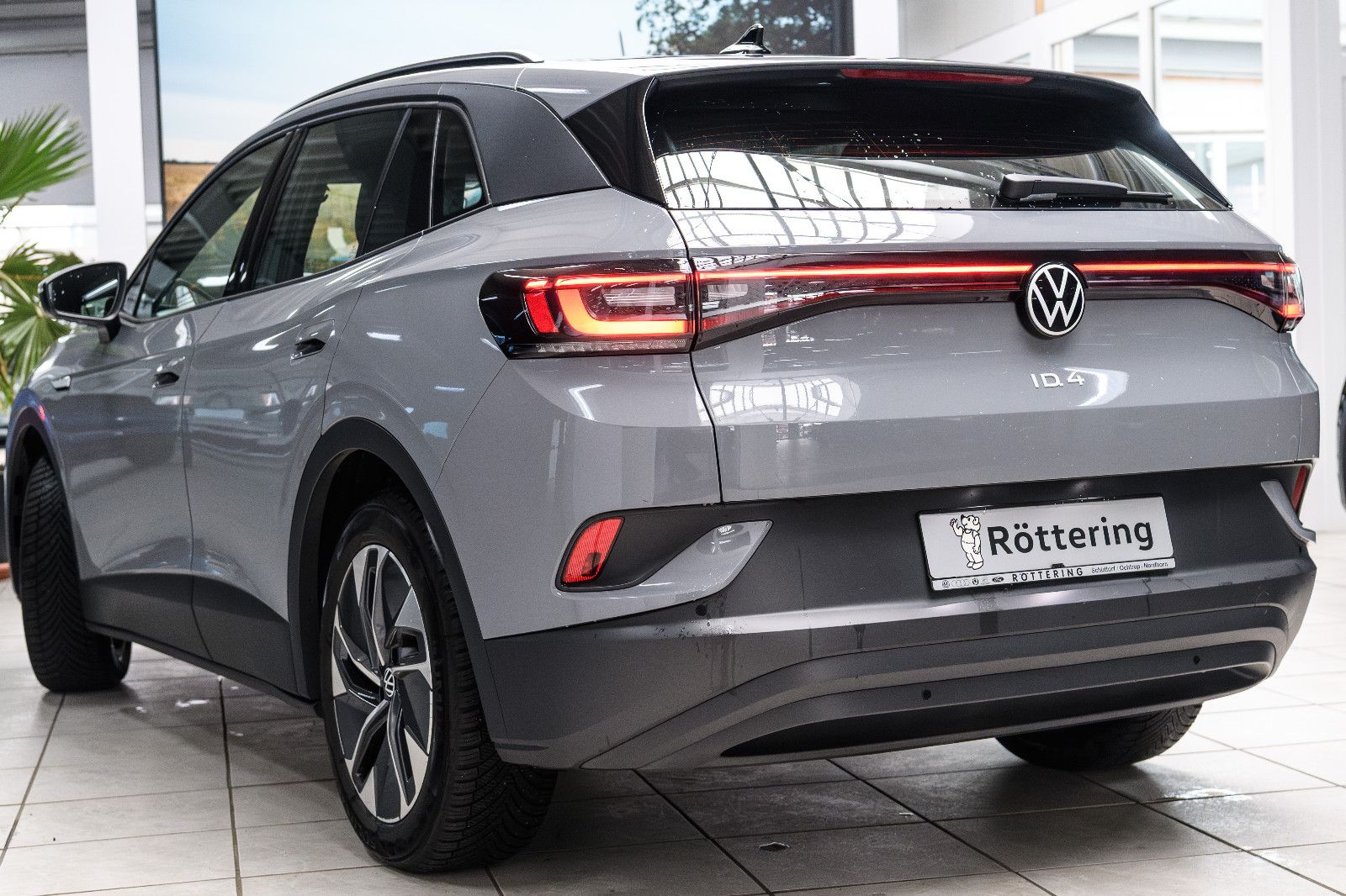 Fahrzeugabbildung Volkswagen ID.4 Pure Performance LED+NAVI+APP+GJ-REIFEN