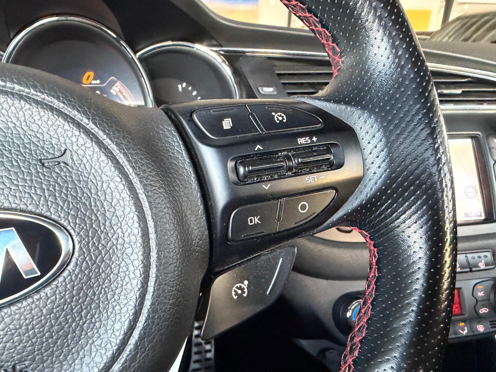 Kia cee'd / Ceed GT TRACK/PANO/LED/GARANTIE/KAMERA/