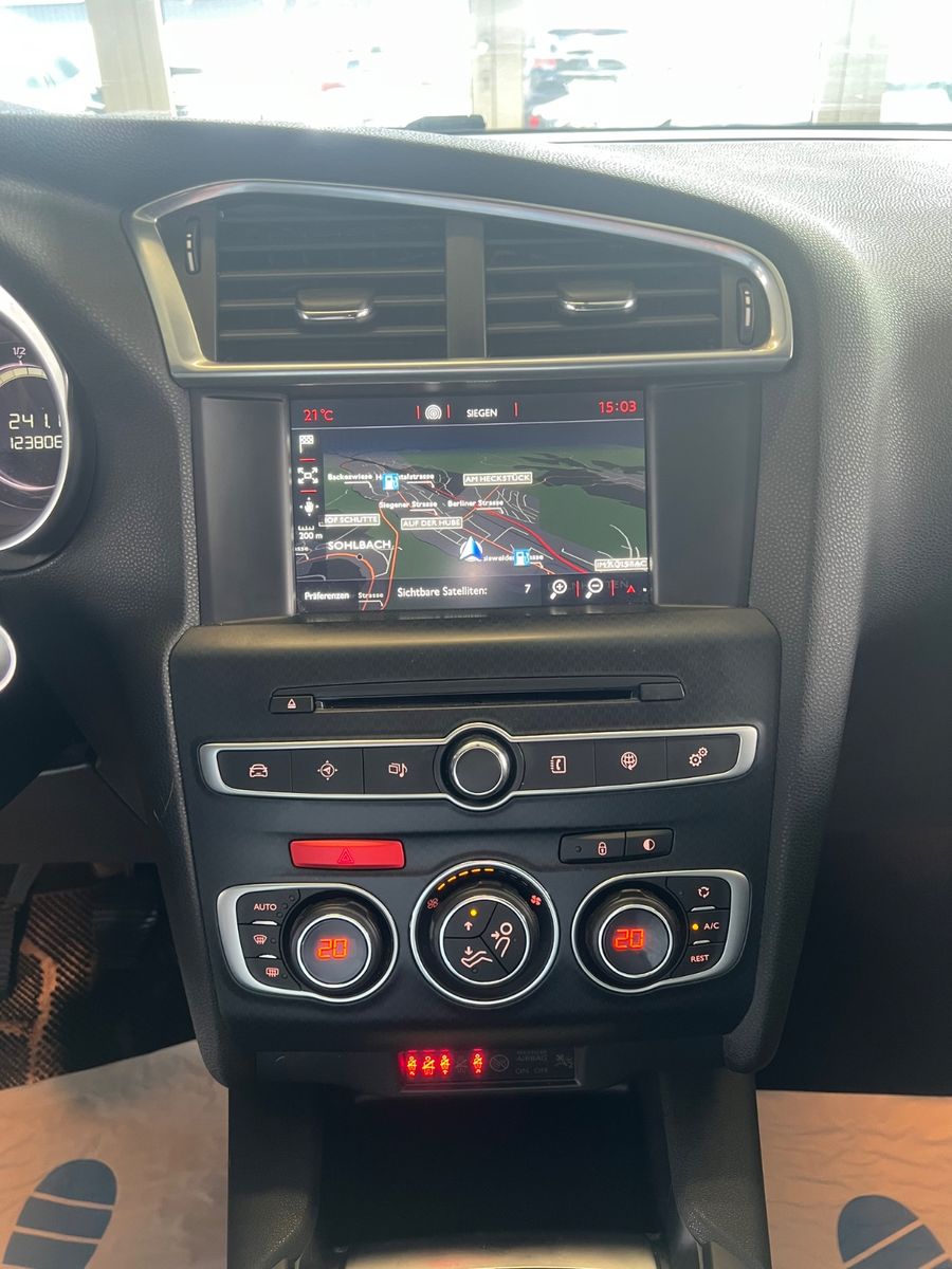 Fahrzeugabbildung Citroën DS4 Crossback *RÜCKFAHRKAMERA*NAVI*