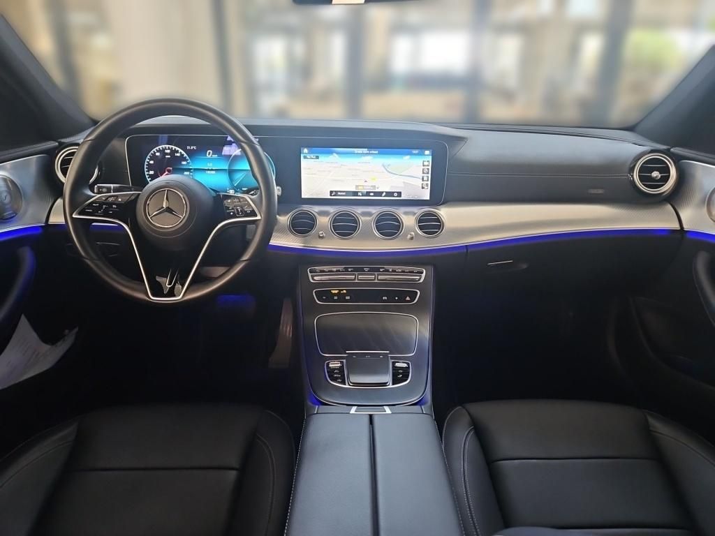 Fahrzeugabbildung Mercedes-Benz E 220 d T Avantg. Pano Standhzg. 360° Burmester