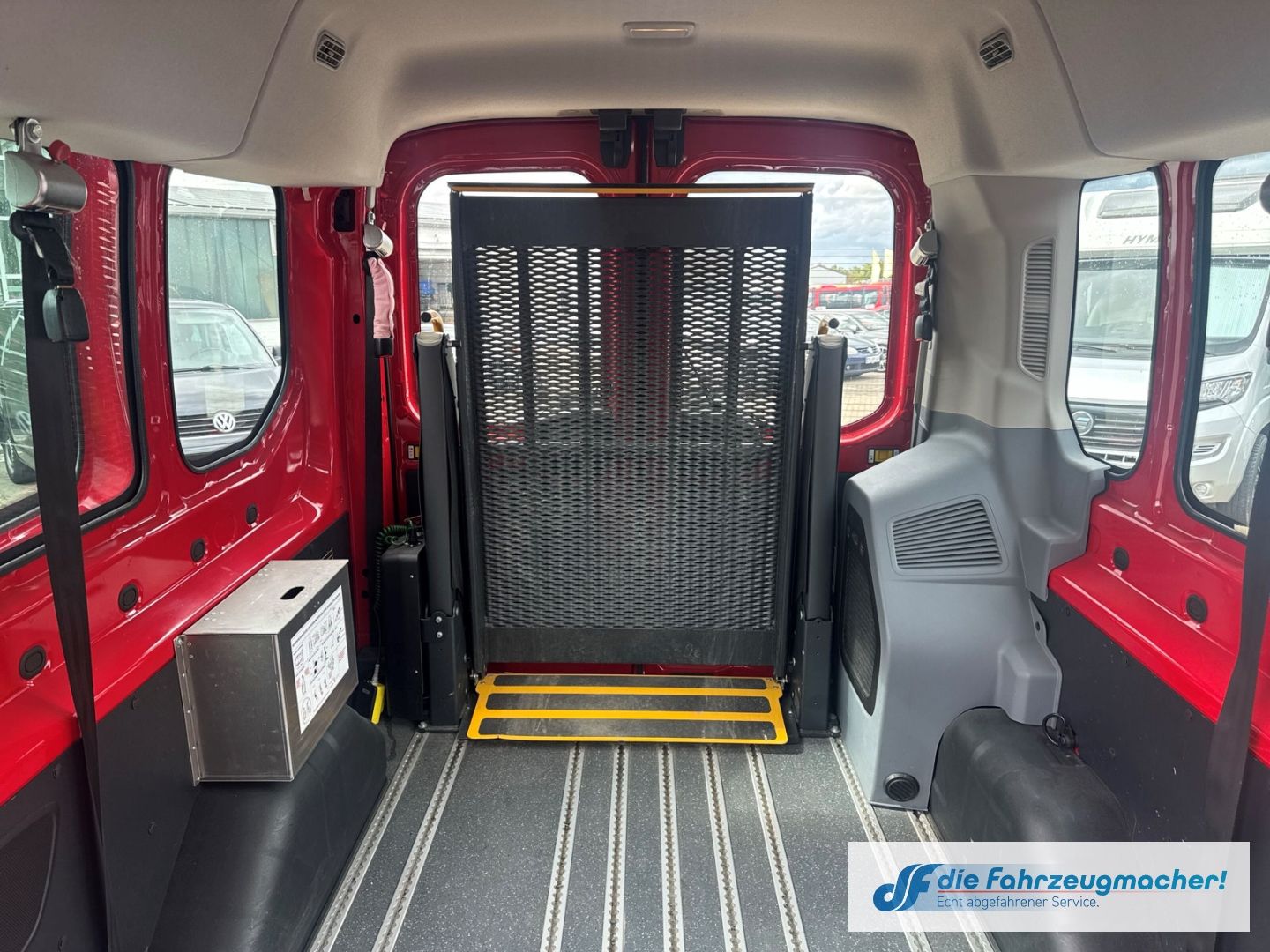 Fahrzeugabbildung Ford Transit Kombi 350 L3 Trend StandHZG *2881*EXPORT