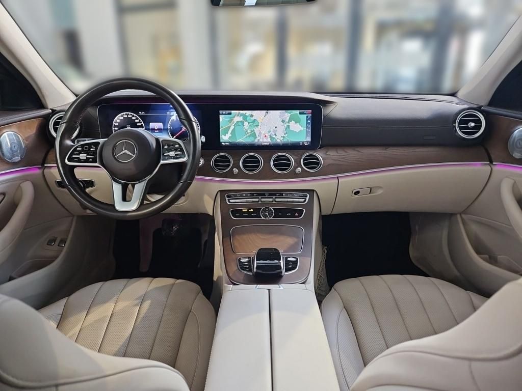 Fahrzeugabbildung Mercedes-Benz E 400 d T 4M AMG Pano Airmatic Massage Burmester