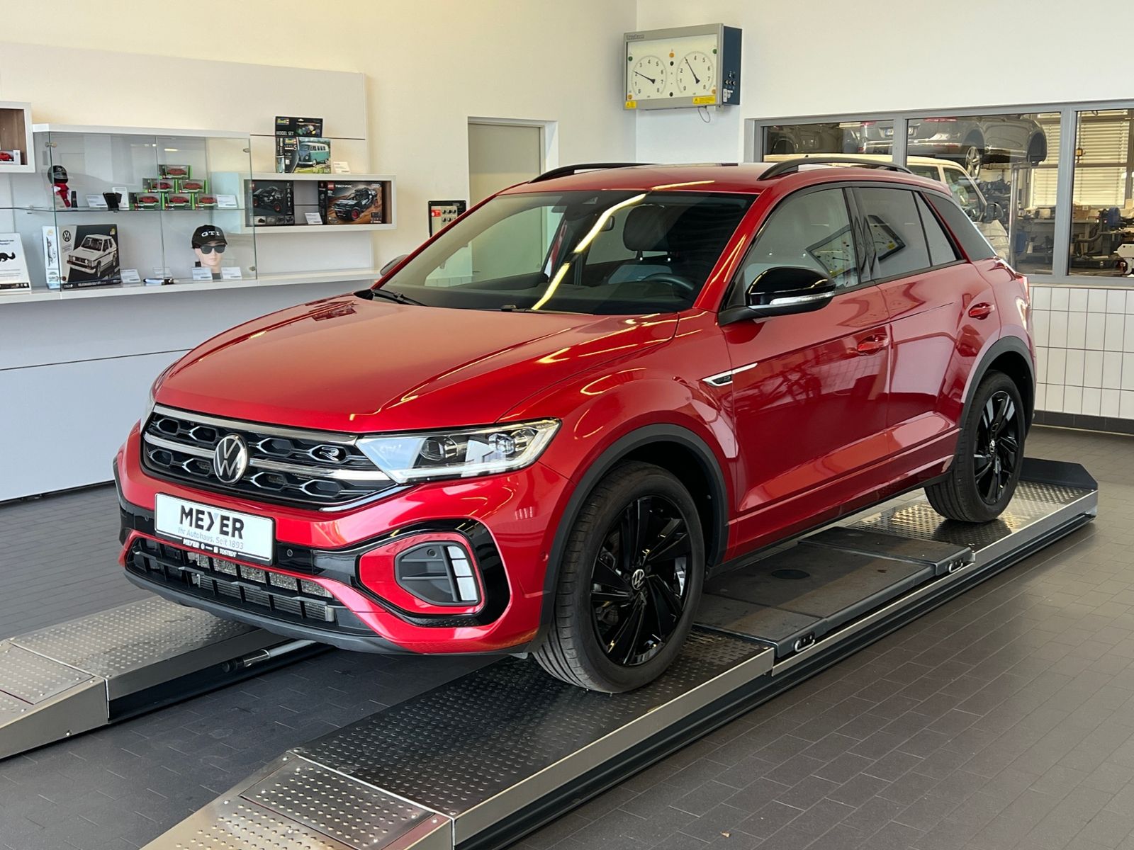 Fahrzeugabbildung Volkswagen T-Roc R-Line 1.5 TSI DSG *Black Style, AHK, LED,