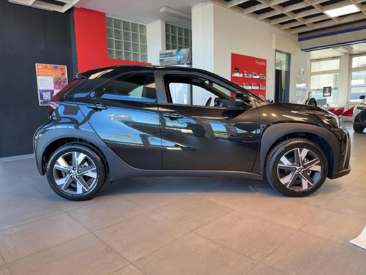 Fahrzeugabbildung Toyota Aygo X Hybrid Active *RFK+SHZ+1,99% bis 30.6*