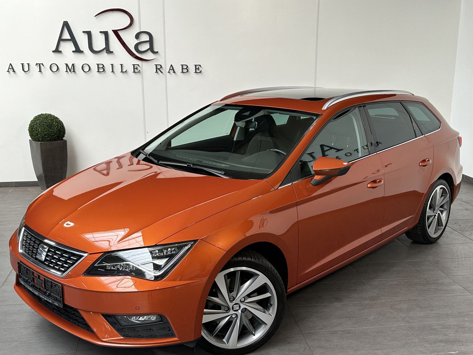 Fahrzeugabbildung SEAT Leon ST 2.0 TSI Xcellence NAV+LED+PANO+KAM+AHK+V