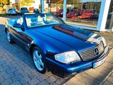 Mercedes-Benz SL 500 Traumzustand - blaue Mercedes-Benz SL 500