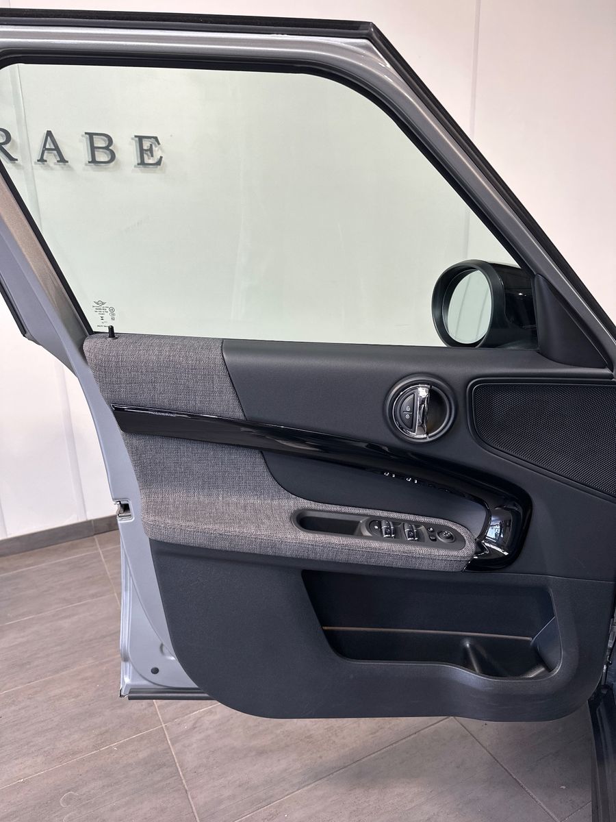 Fahrzeugabbildung MINI Countryman S Cooper All4 Black NAV+LED+KAM