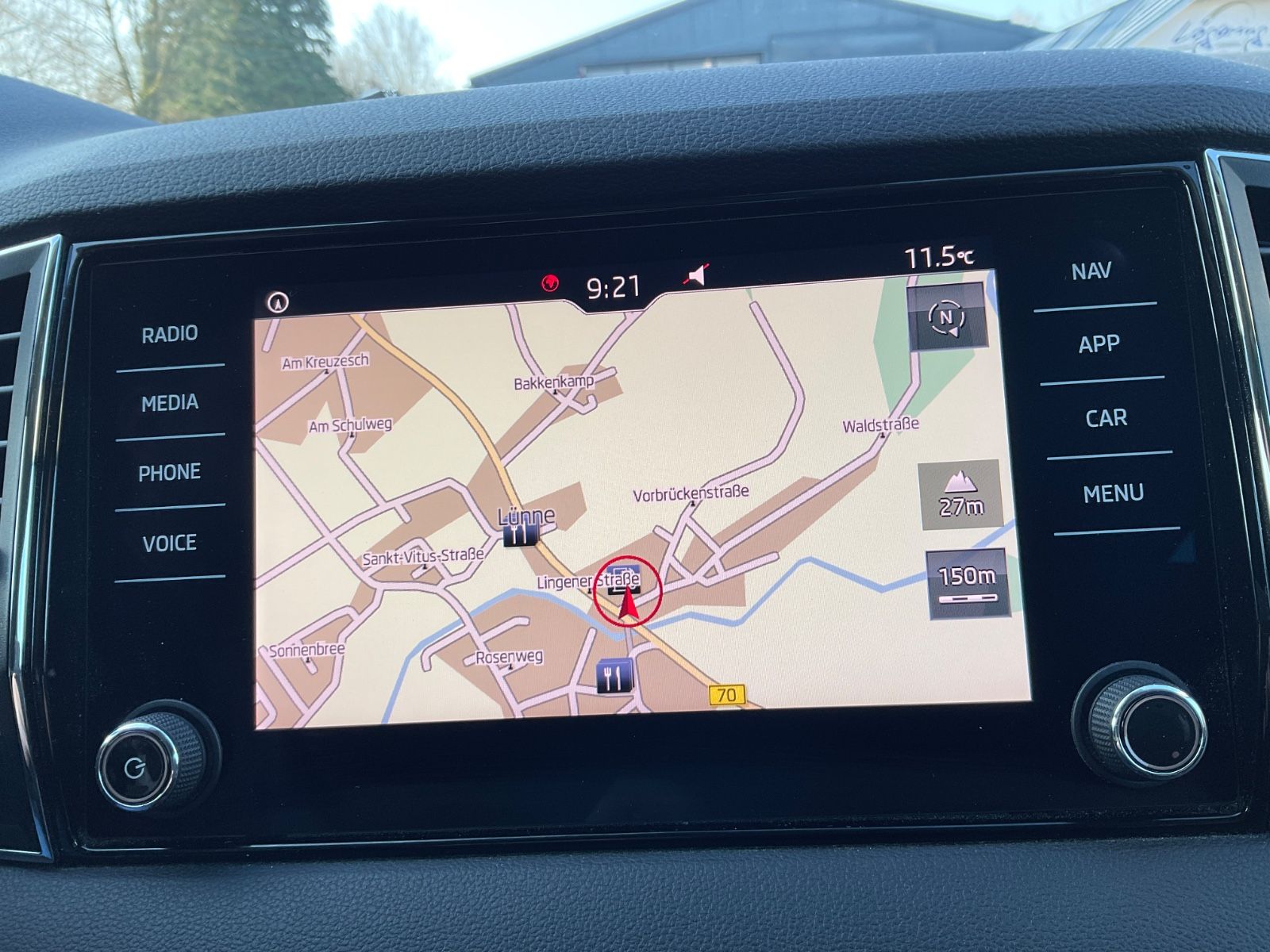 Fahrzeugabbildung SKODA Karoq 1.5 TSI DSG,CarPlay,Kamera