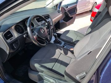 Volkswagen Golf - 6