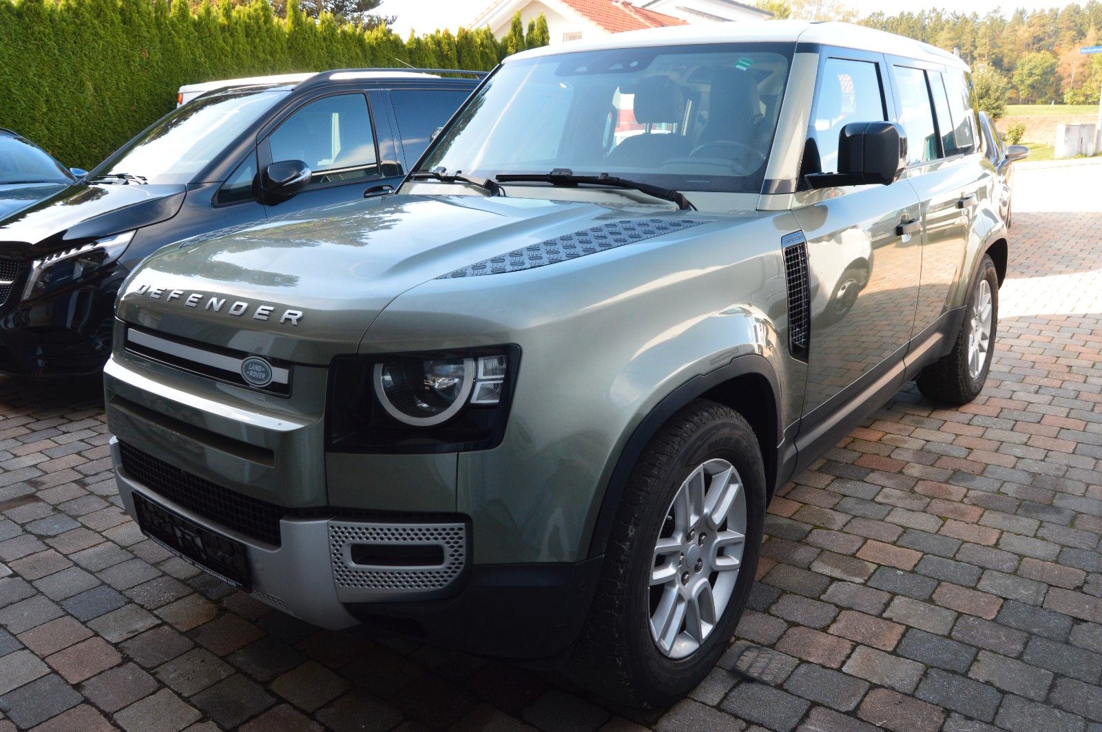 Land Rover Defender 110 S AWD 2.0 SD4 foto 1