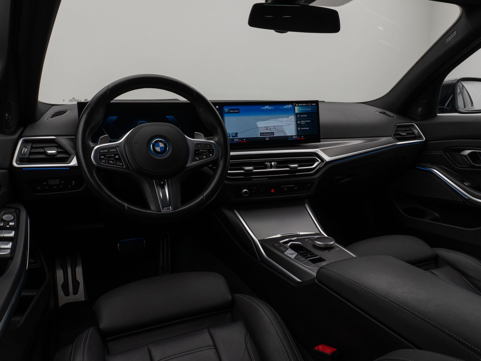 Fahrzeugabbildung BMW 330e xD M Sport Pro Kamera HUD DAB H/K Stop&Go