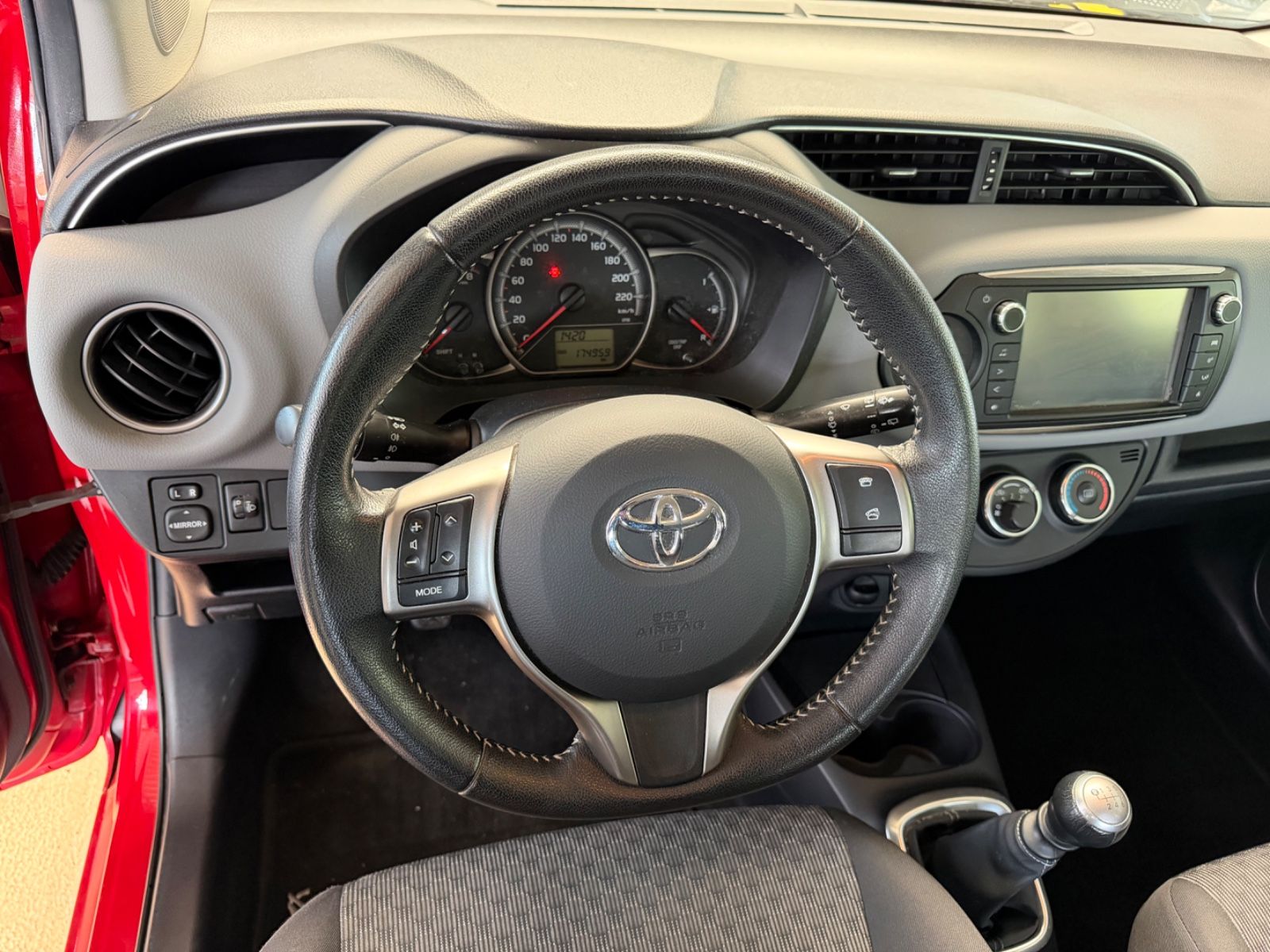 Fahrzeugabbildung Toyota Yaris *Rückfahrkamera*